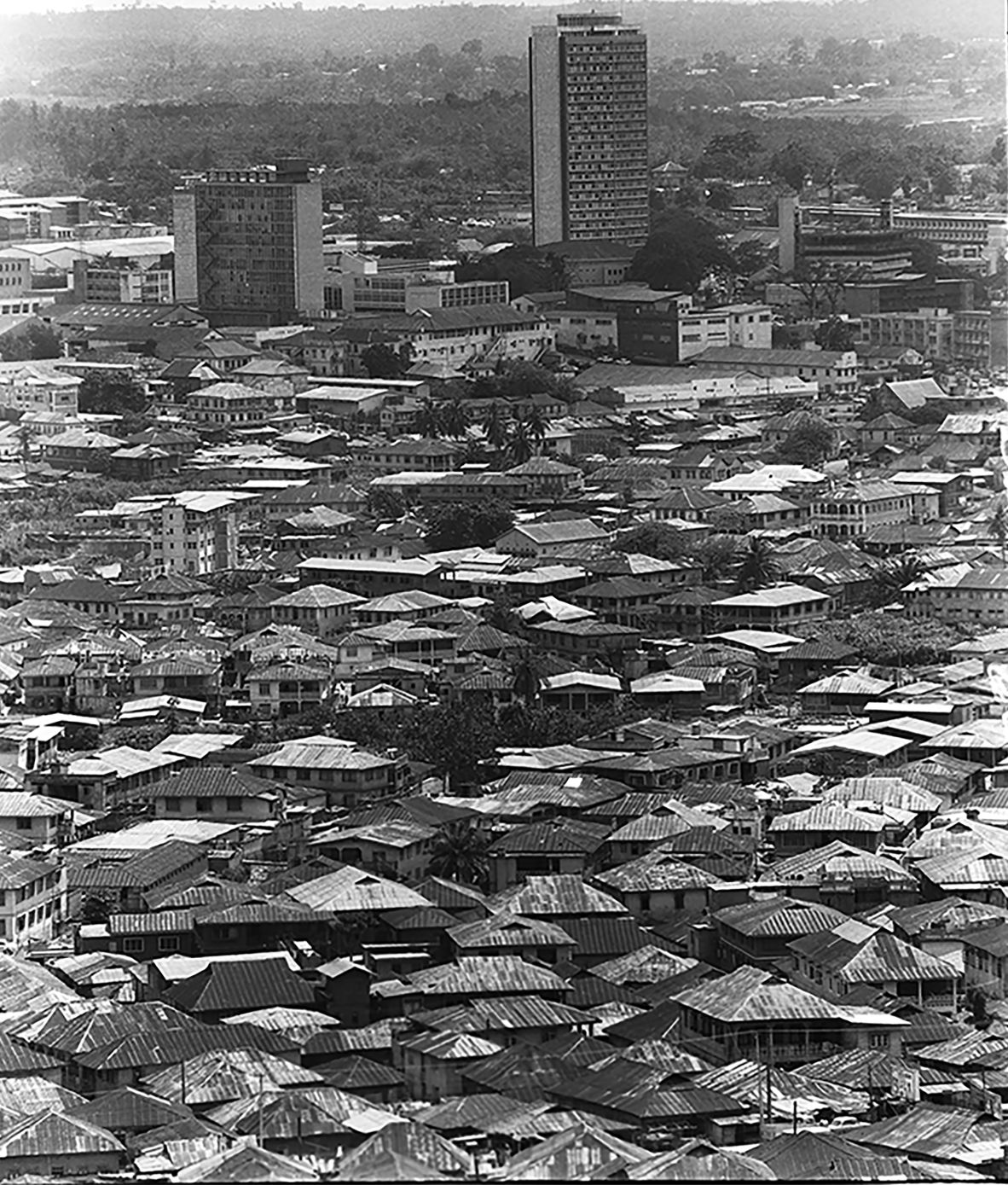 Ojeikere documented Nigeria’s then-capital city Lagos (seen here in 1980) as it evolved.
