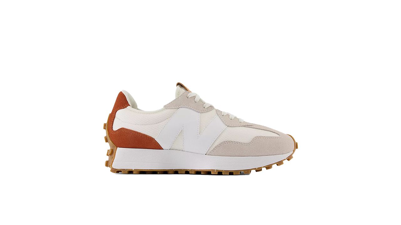 A photo of a New Balance 327 shoe