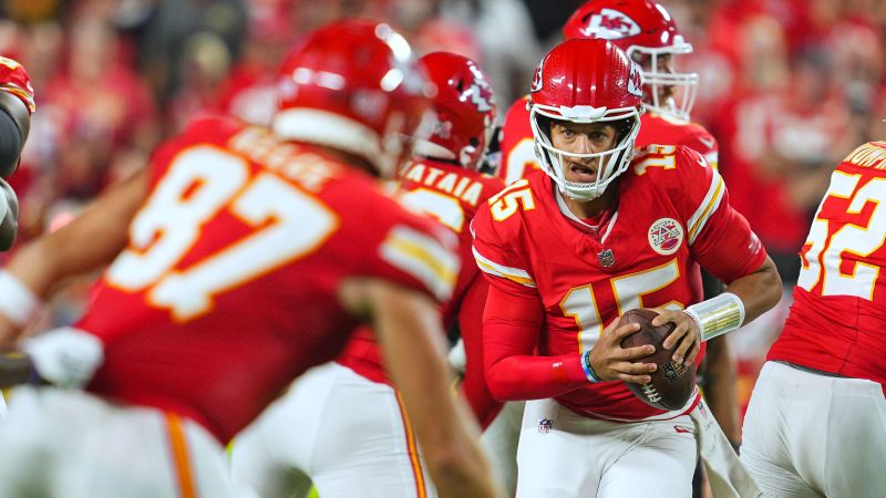 Chiefs quarterback Patrick Mahomes will not support Trump or Harris