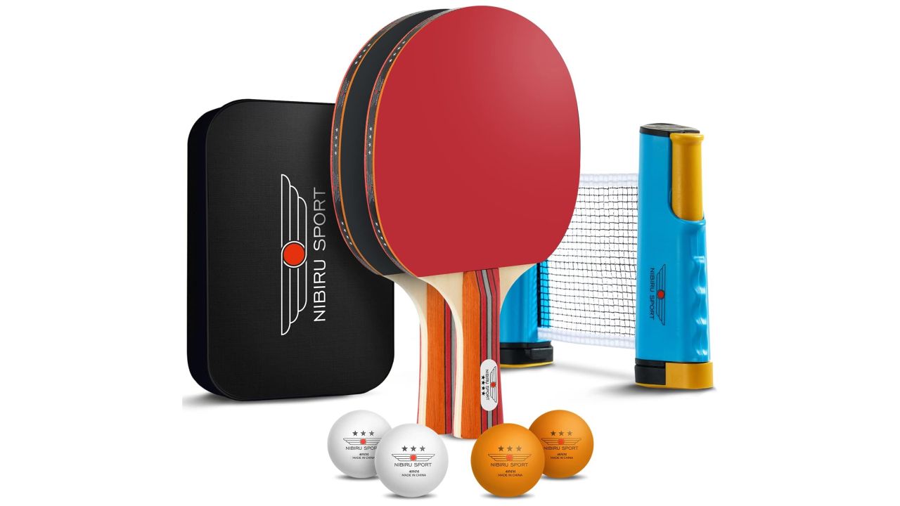 Ping pong set with net, balls and paddles