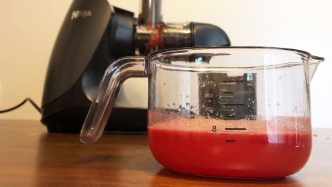 The Ninja Cold Press Pro is the best juicer if you’re looking to make fresh, tasty drinks for one (or two) | CNN Underscored