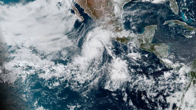 Imagen satelital de parte del océano Pacífico en la costa de México y EE.UU.