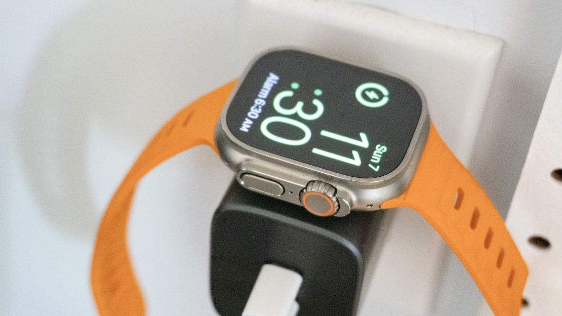 Nomad Apple Watch power adapter CNN-3.jpg