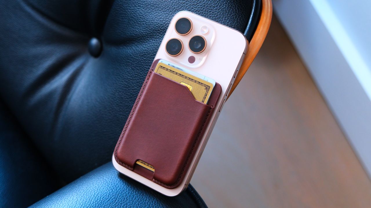 Nomad Leather Mag Wallet CNNU lead.jpg