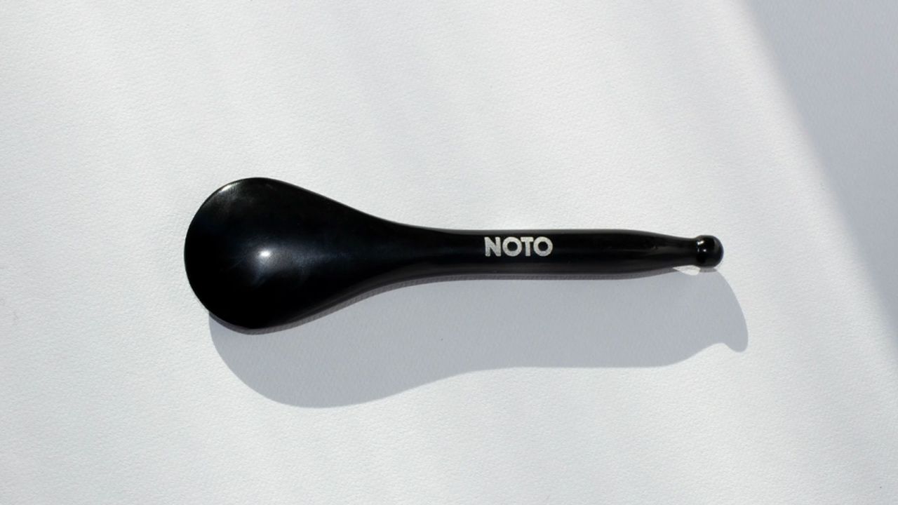 noto-botanics-bian-stone-facial-tool.jpg