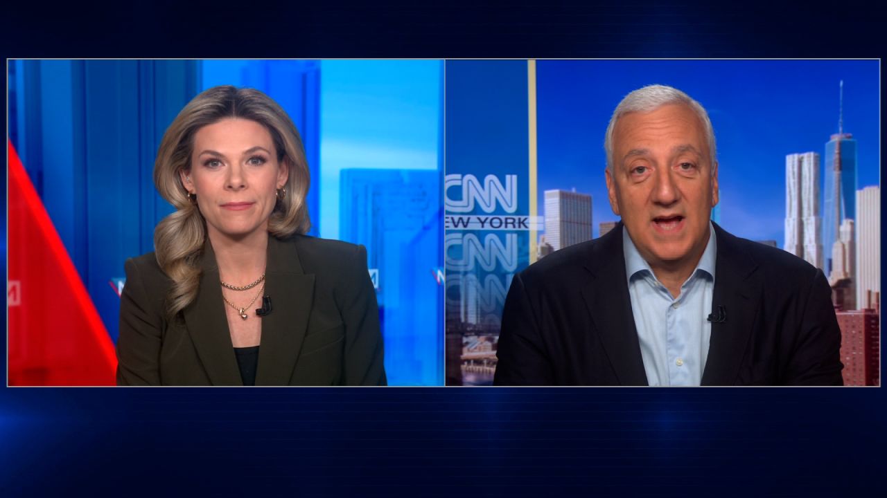 Mike Massimino în timpul unui interviu