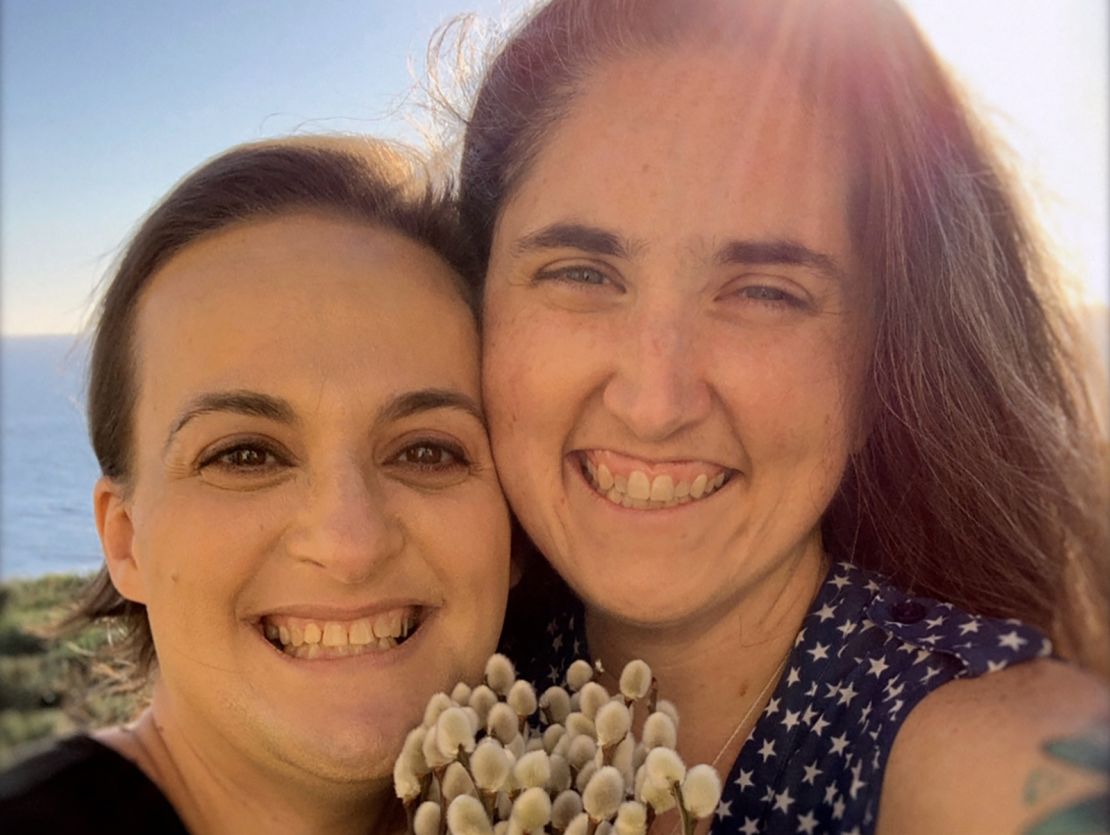 "When you love somebody, you’ll ignore red flags ‘til they’re hitting you in the head,” Jennifer Beyer (right) said about her relationship with Finch (left).