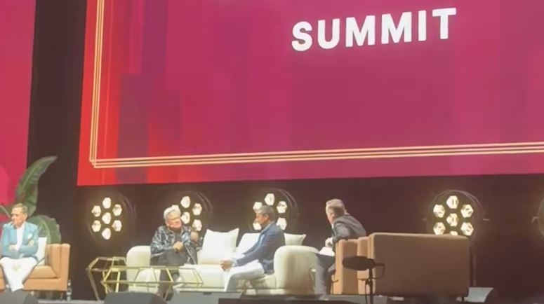 Trump califica como un "engaño" los temores relacionados con la inteligencia artificial en llamada con el CEO de Nvidia