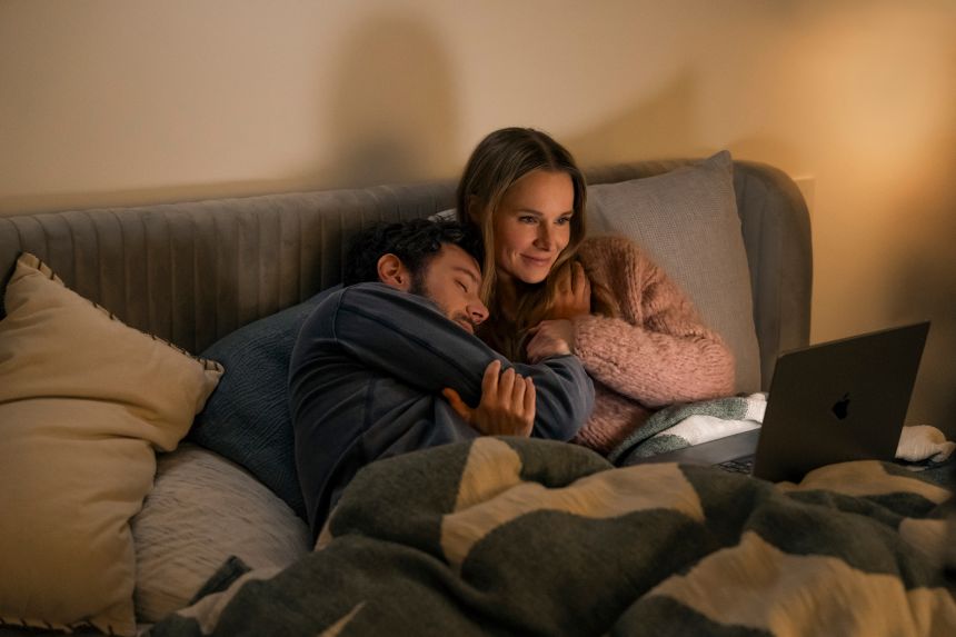 Adam Brody, Kristen Bell in 