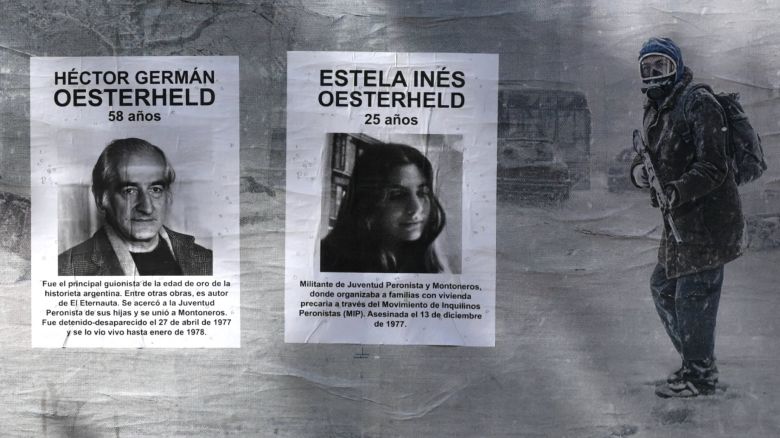 Retratos del escritor Héctor G. Oesterheld y una de sus hijas, secuestrados y desaparecidas durante la dictadura cívico-militar argentina (1976-1983), se ven en un cartel publicitario que promociona la serie de Netflix "El Eternauta" en Buenos Aires el 6 de mayo de 2025.