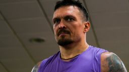 Oleksandr Usyk durante un entrenamiento de boxeo privado al que asistió CNN.