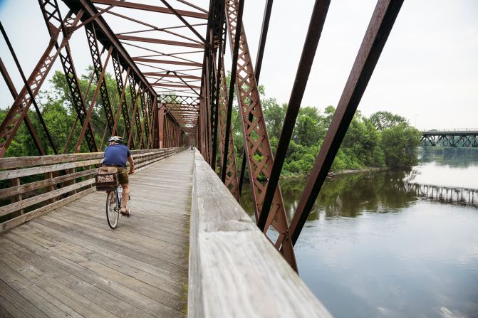 <strong>Norwottuck Rail Trail:</strong> This converted rail trail loops its way through Northampton and then across the Connecticut River to neighboring towns.