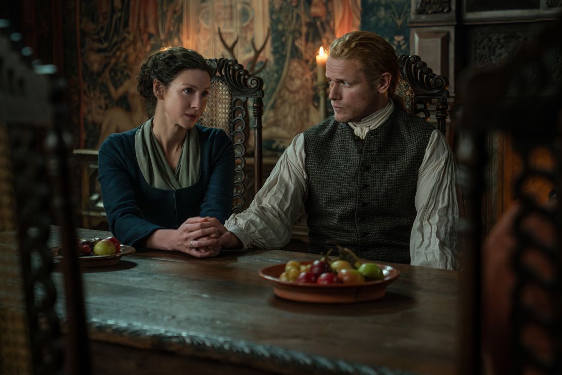 Caitríona Balfe (“Claire Fraser”) and Sam Heughan (“Jamie Fraser”) in ‘Outlander’ season 7, episode 9.