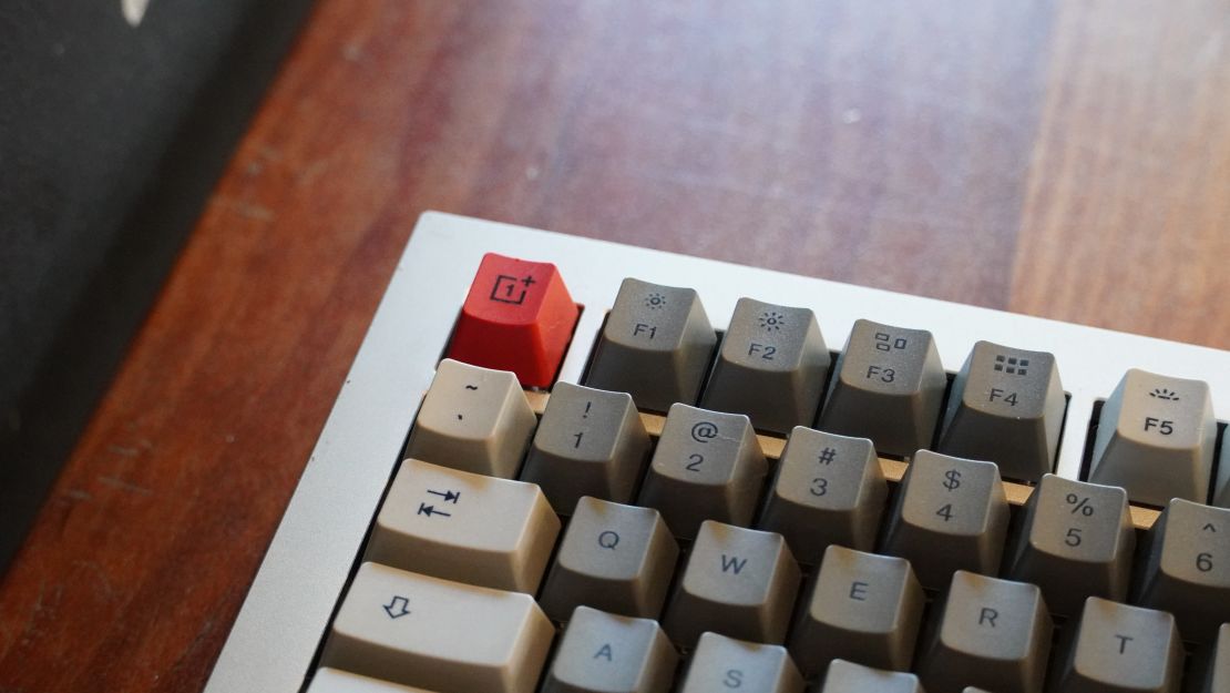 oneplus keyboard red key cnnu