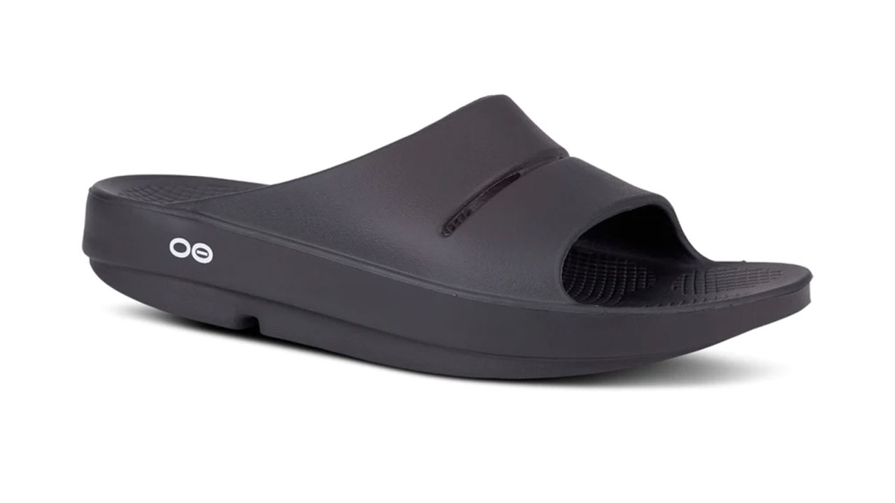 oofos ooaah sport sandal cnnu.jpg