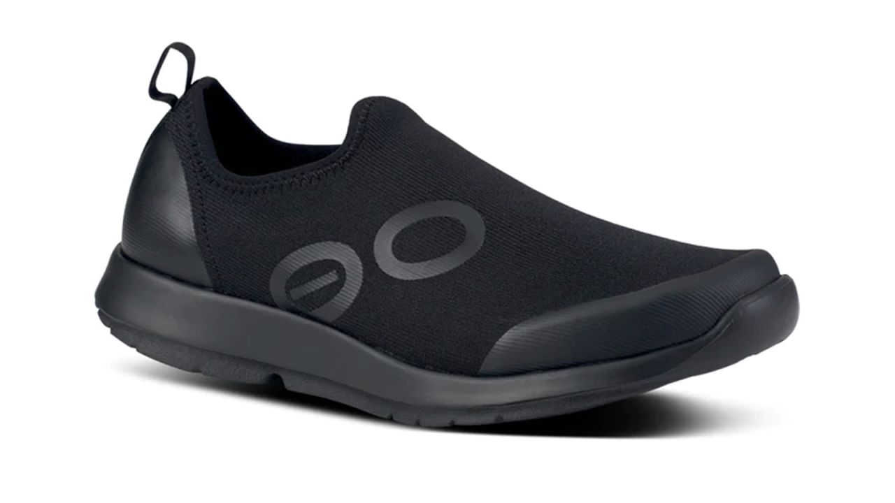 oofos oomg sport low shoe cnnu.jpg