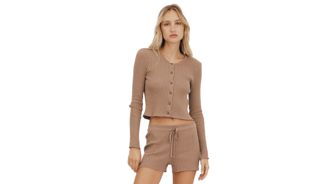 Woman wearing Organic basics true knit shorts in almond