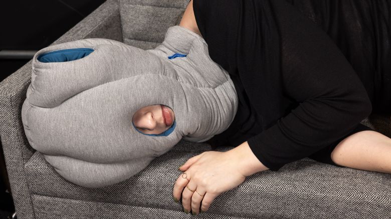 How do compression socks work to keep your legs energized without movi –  Ostrichpillow