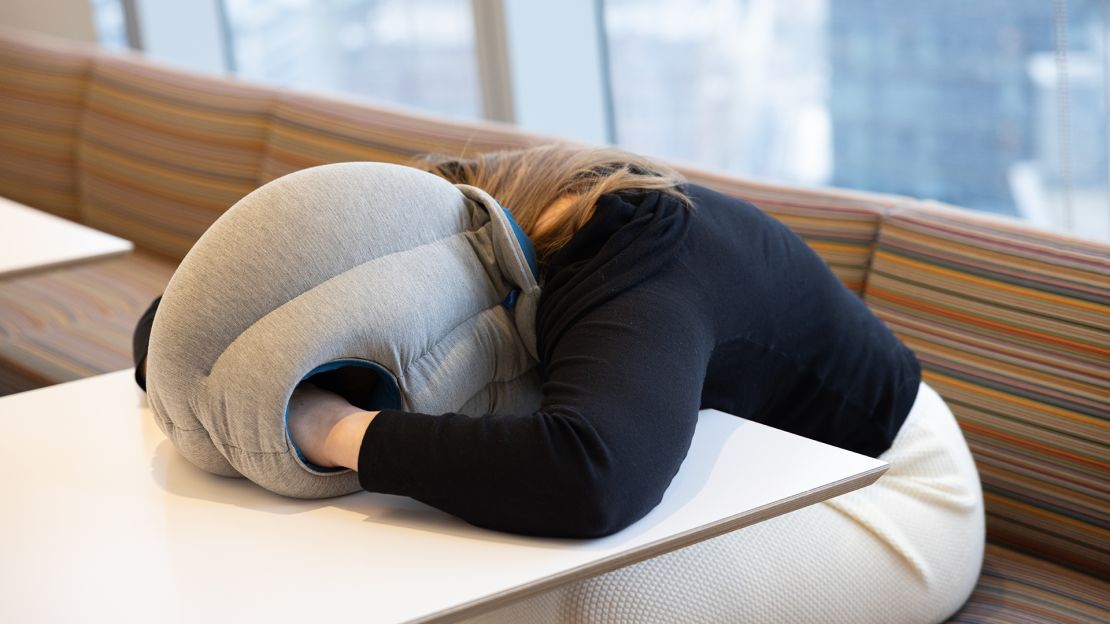 Ostrichpillow-CNNU-03.jpg