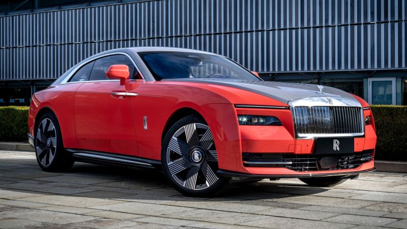 Rolls Royce разширява значително своята фабрика в Чичестър Англия Дъщерното