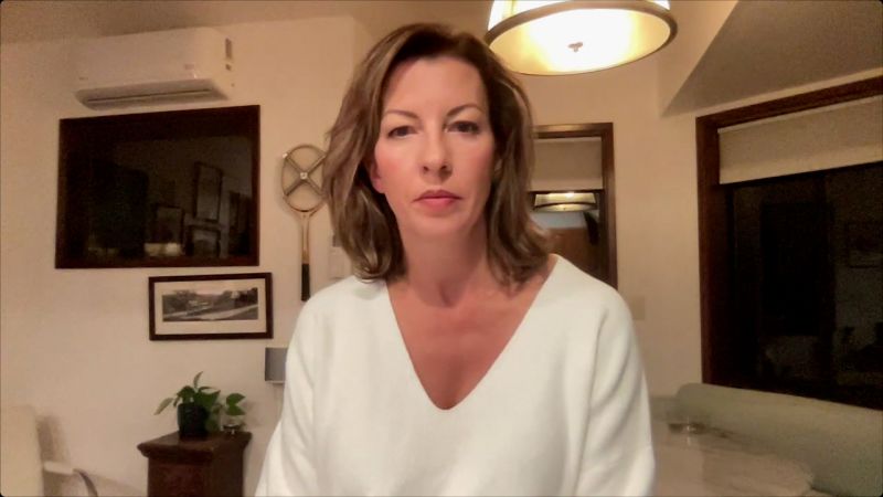 Resident recalls moment she escaped Southern California wildfires