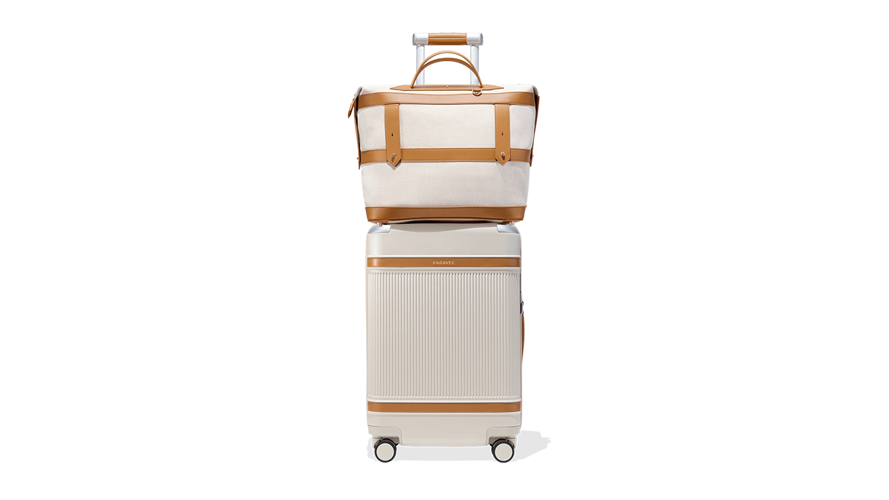 Paravel Weekender Set Plus stock photo