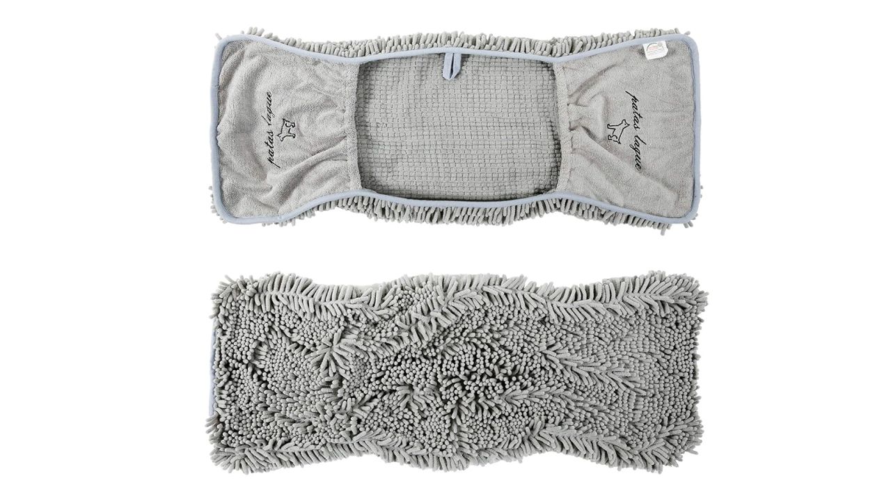 Patas Lague Absorbent Dog Towel with Hand Pockets cnnu.jpg