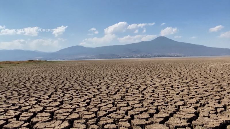 Езеро в „магическия град“ на Мексико изчезва. Властите обвиняват сушата и кражбите