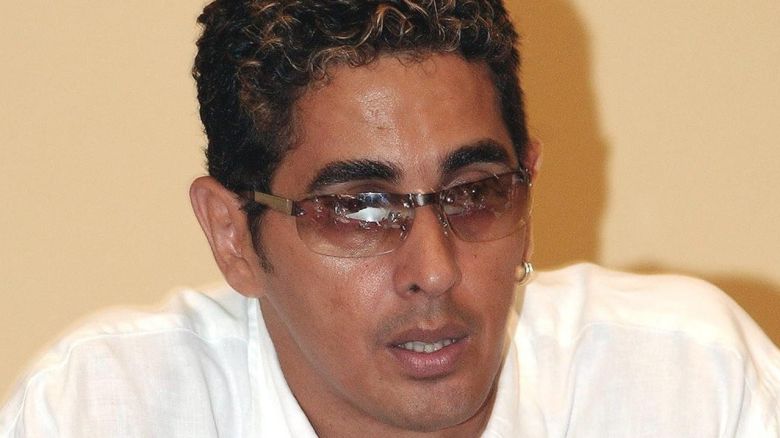 El salsero cubano Pablo Fernandez Gallo, conocido por "Pablito FG", ofrece una conferencia de prensa, 3 de Junio, 2003, para realizar el lanzamiento de su nueva grabacion "Te deseo suerte".