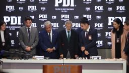 El ministro de Seguridad Pública, Luis Cordero; la subdirectora de Inteligencia, Crimen Organizado y Seguridad Migratoria, prefecta general Consuelo Peña; y el fiscal regional Metropolitano Occidente Marcos Pastén, entregan detalles de la Operación Pennsylvania.