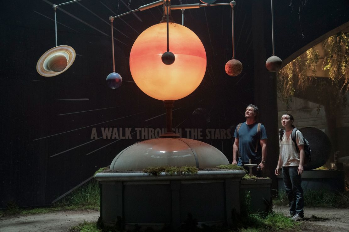 (from left) Pedro Pascal and Bella Ramsey in 'The Last of Us.'