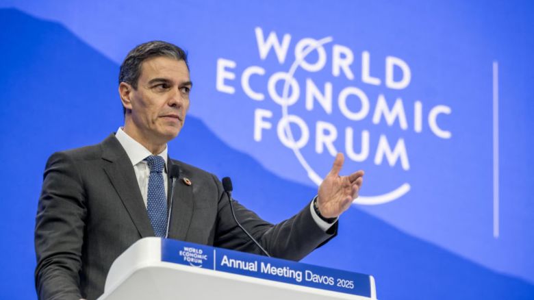 El presidente del Gobierno español, Pedro Sánchez, habla durante la reunión anual del Foro Económico Mundial en Davos el 22 de enero de 2025.