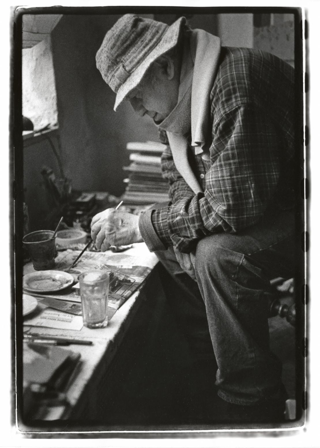 An 80-year-old Leiter in his studio in 2003. Photograph by Anders Goldfarb.