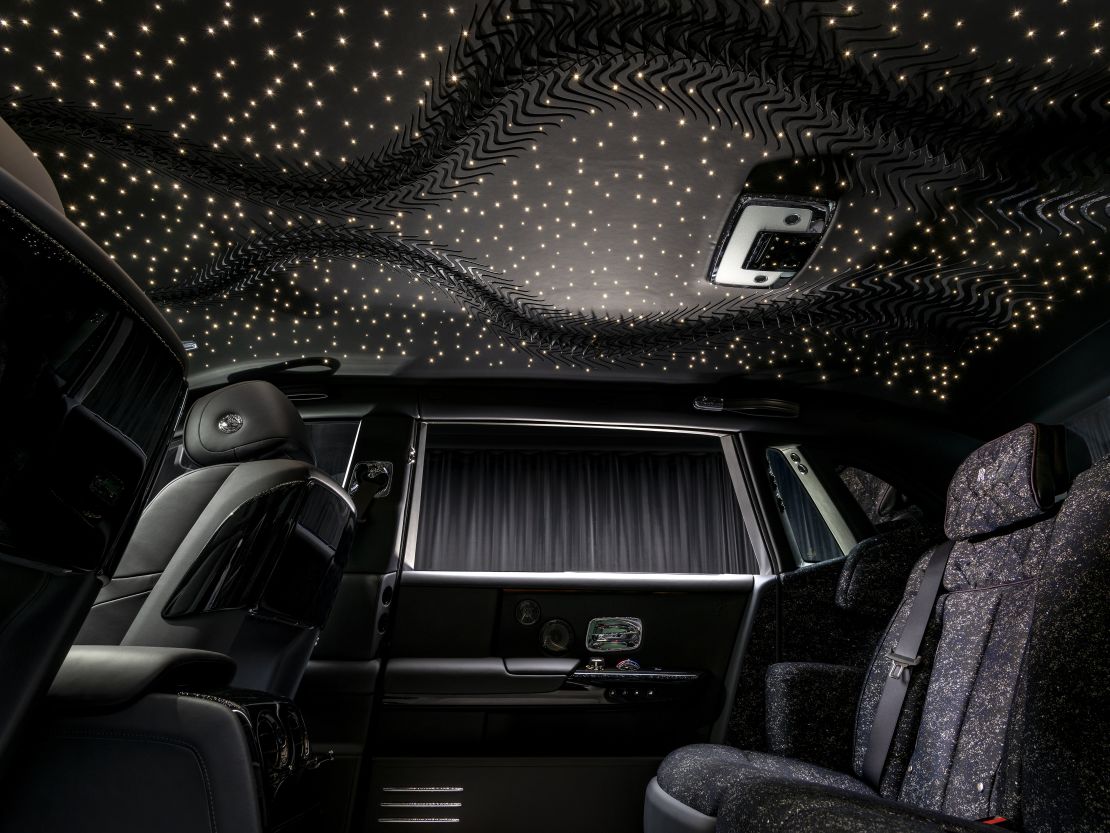 The Phantom Syntopia has a special Weaving Water design in its Starlight Headliner.