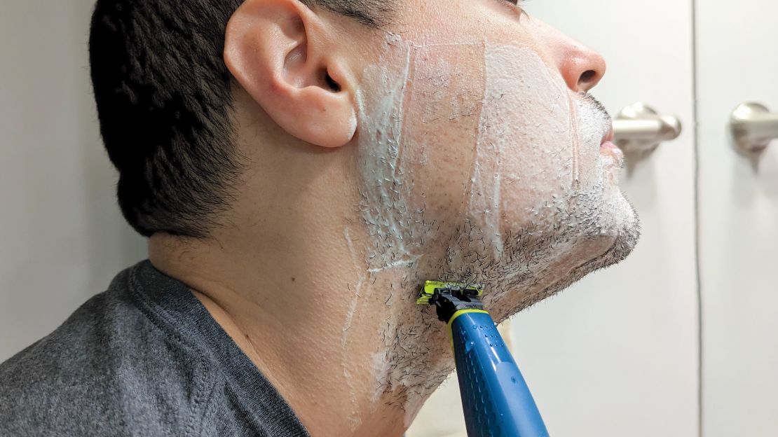 Philips-Norelco-OneBlade-First-Shave-testing.jpg