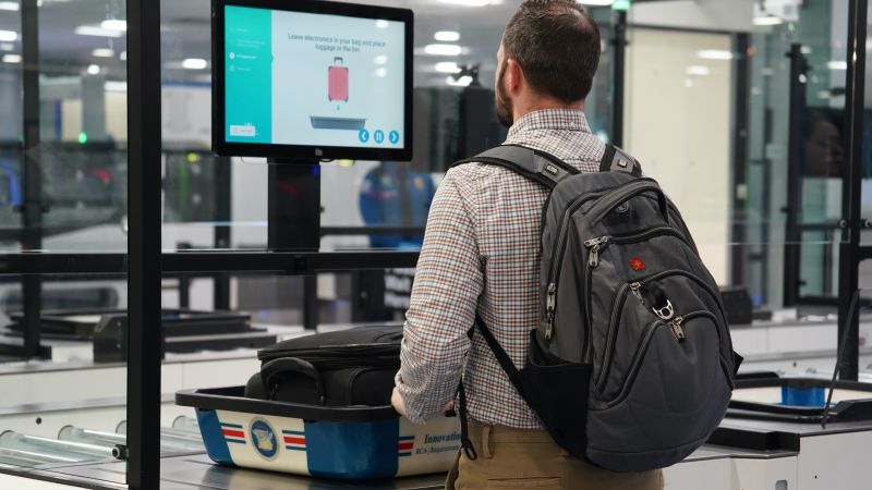 Read more about the article The TSA’s new experiment: Self-service security checks – CNN