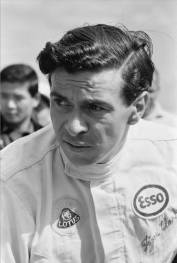 Jim Clark was the pre-race favorite among fans in Japan but couldn't start due to a mechanical failure during practice. Honda recalled how he took the setback in his stride, acting as a mentor to younger drivers like Scotsman Jackie Stewart and Chris Amon from New Zealand instead.