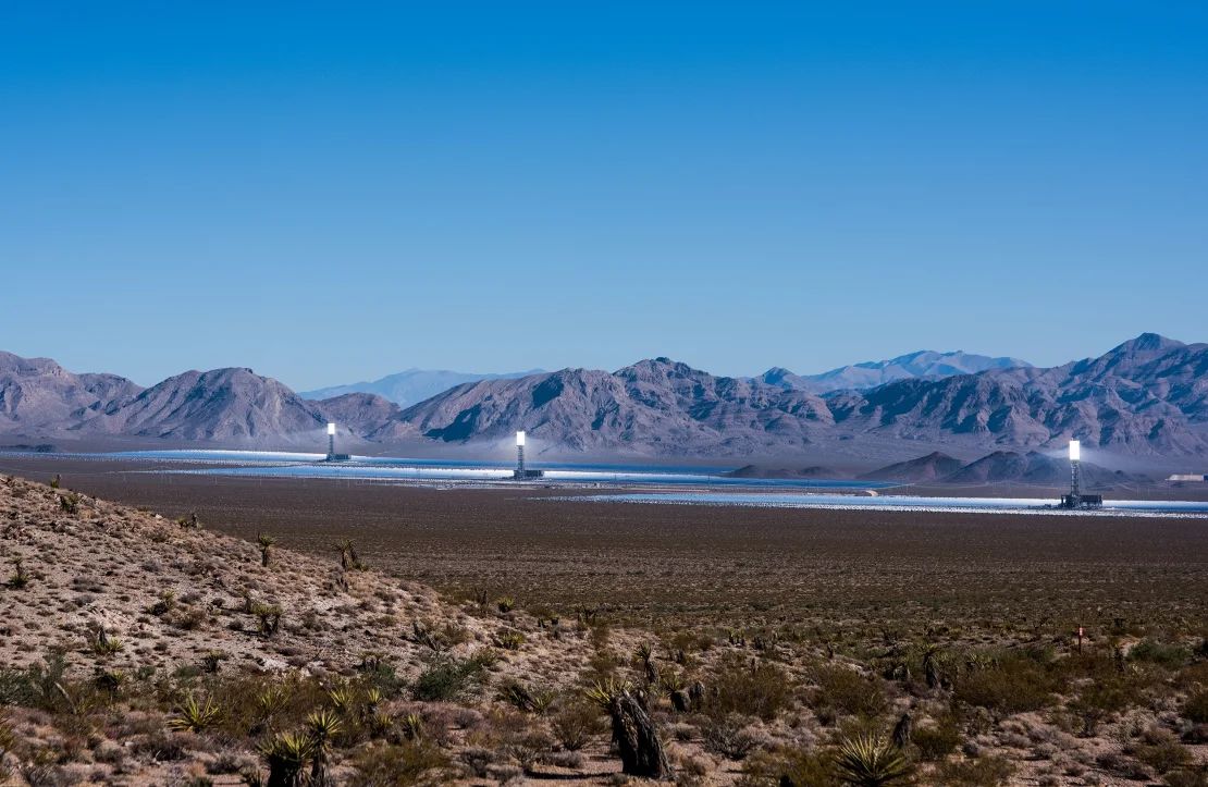La central de Ivanpah cerrará en 2026 y se desmantelarán las unidades para preparar el terreno y destinarlo a otro tipo de energía solar.