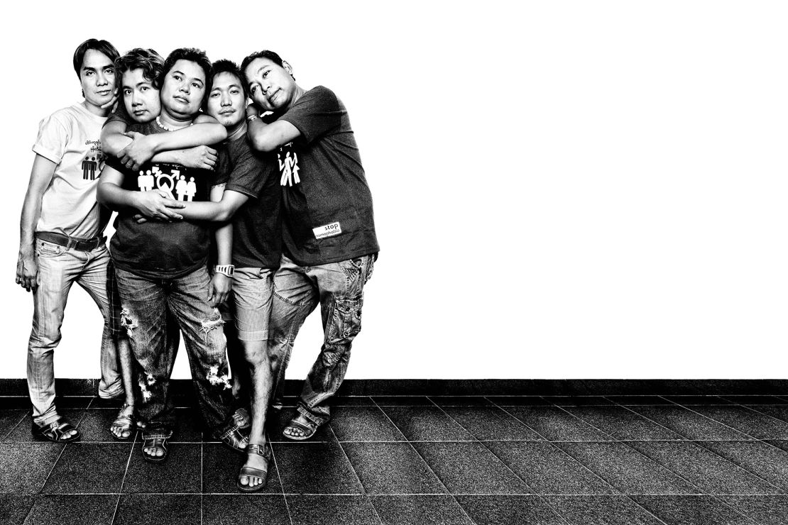 Platon photographed members of the Burmese LGBTQ+ community who are living in exile and fighting against legislation that criminalizes same-sex behaviour. Their leader is Aung Myo Min (right).