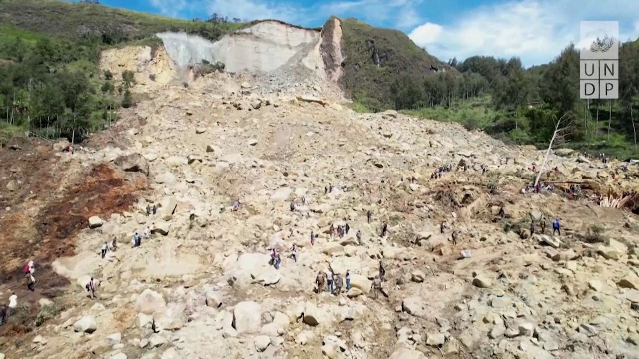 Papua New Guinea landslide: satellite imagery shows scale of ...