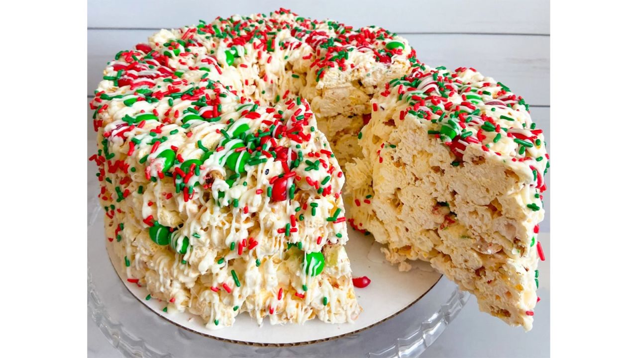 https://media.cnn.com/api/v1/images/stellar/prod/popilicious-christmas-gourmet-popcorn-cake.jpg?c=16x9&q=h_720,w_1280,c_fill