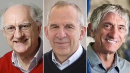 John Clarke, Michel Devoret y John Martinis.