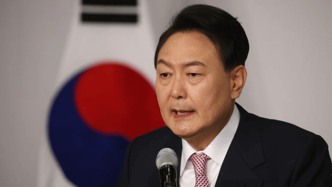 El presidente electo de Corea del Sur, Yoon Suk-Yeol, habla durante una conferencia de prensa en la Asamblea Nacional el 10 de marzo de 2022 en Seúl, Corea del Sur.