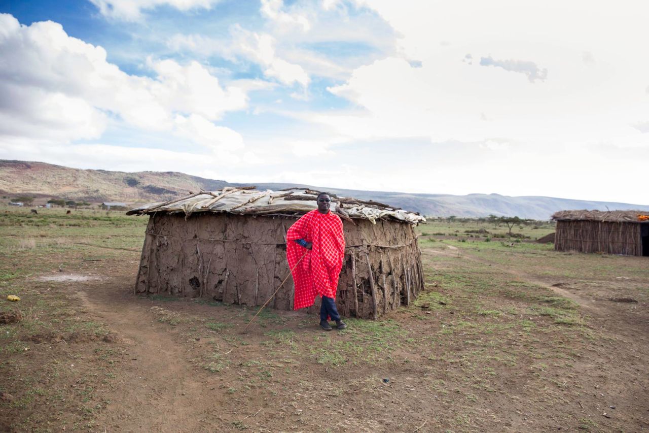 Fotograful Paul Ninson, fotografiat în timpul unei vizite în Kenya, vrea să surprindă imagini care „provocă gândire și discuții despre subiecte importante”.