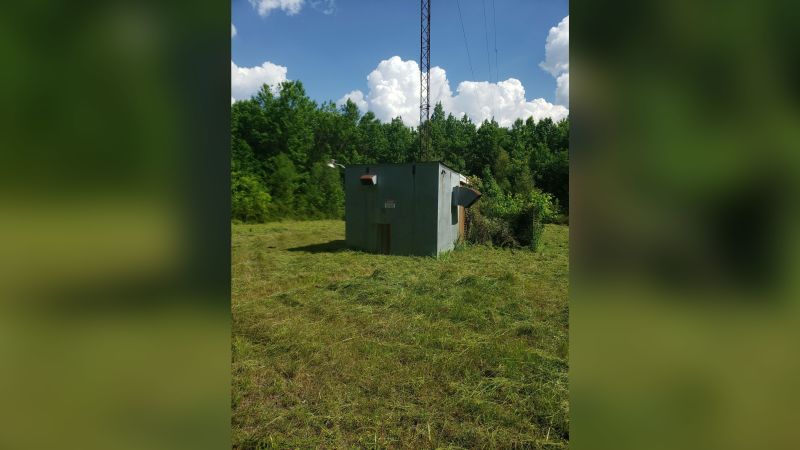 Thieves take off with 200-foot radio tower and transmitter in Alabama, knocking a local AM station off the air