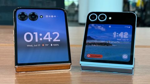 razr-plus-galaxy-z-flip-6-cnnu (2).jpg