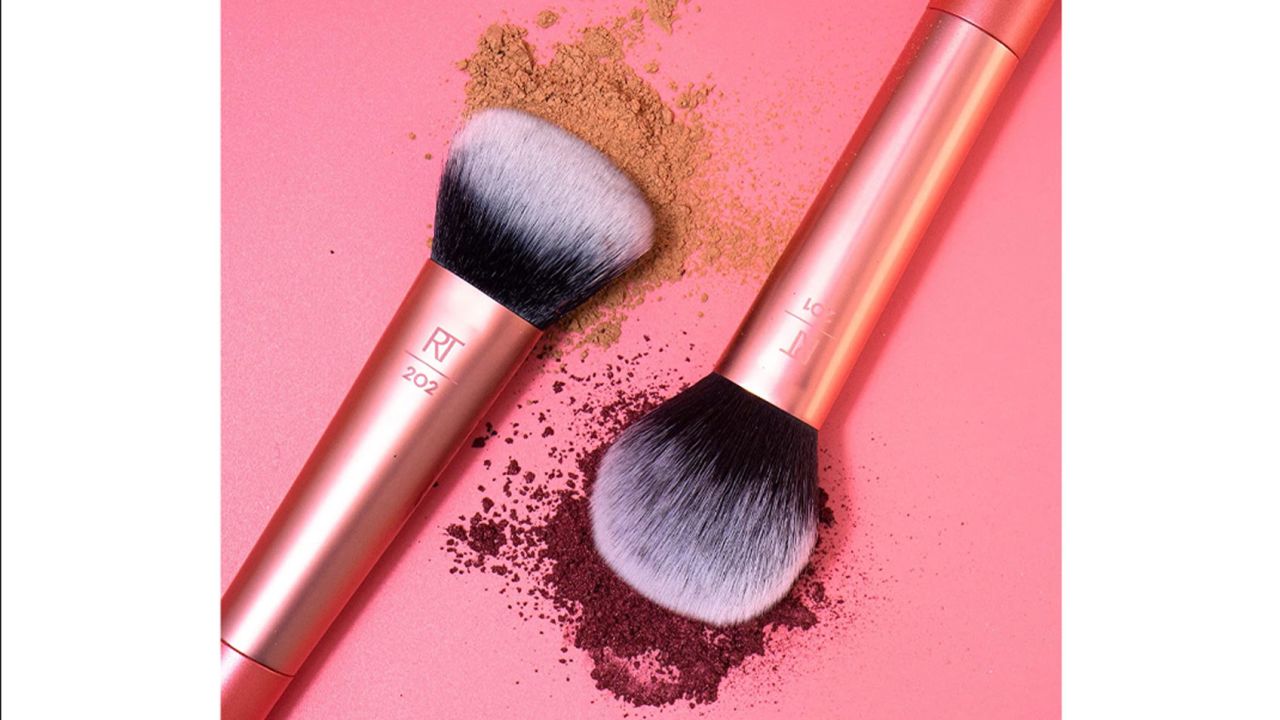 Real-Technology-Ultra-Plush-Powder-Facial-&-Cheek-Brush-Makeup-Makeup.jpg