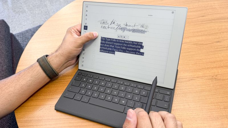 その他 reMarkable Paper Pro Amazon.com: reMarkable Paper Pro - Premium Leather Book Folio for