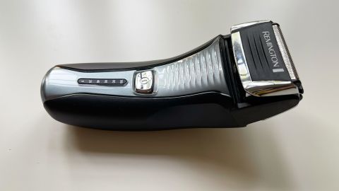 The Remington F5-5800 electric razor