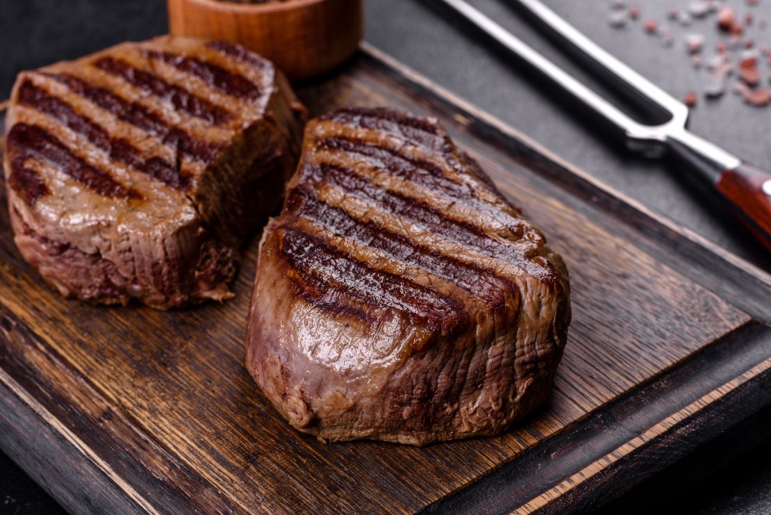 resting-steak-cutting-board.jpg